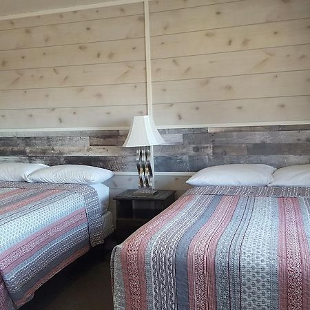 Sunset Motel Portage la Prairie Bagian luar foto