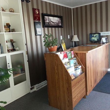 Sunset Motel Portage la Prairie Bagian luar foto