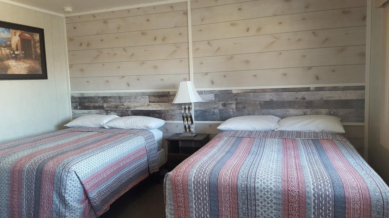 Sunset Motel Portage la Prairie Bagian luar foto